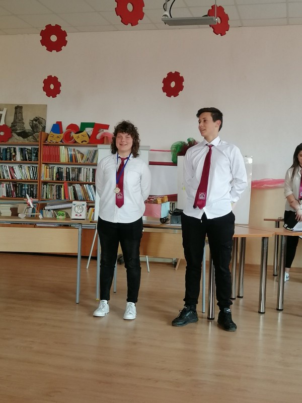 Симулация на завод за рециклиране на отпадъци представиха Хаджиеновци за финал на Месеца на професиите