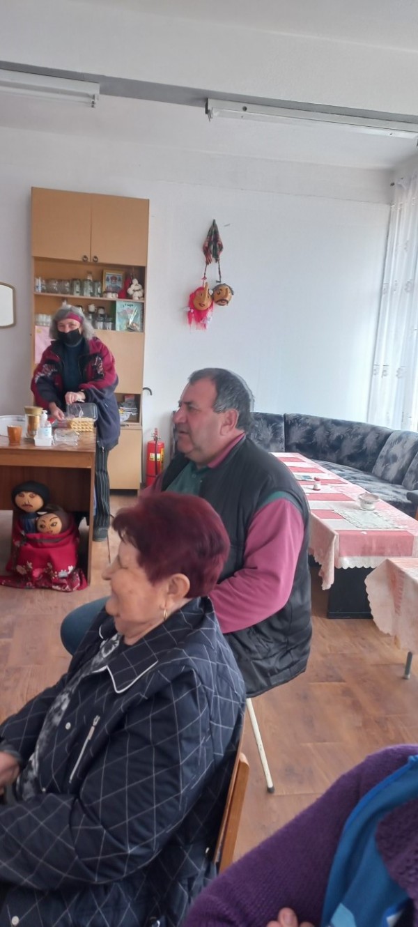 Жените на Казанлък с приемни в Енина и Кънчево