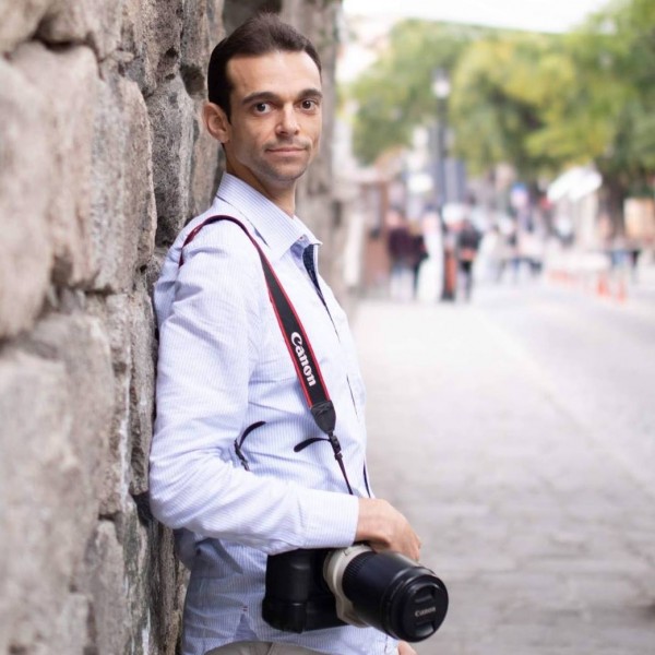 Надникнете в колорита на макро фотографията с “Живите цветове“ на Дончо Дончев