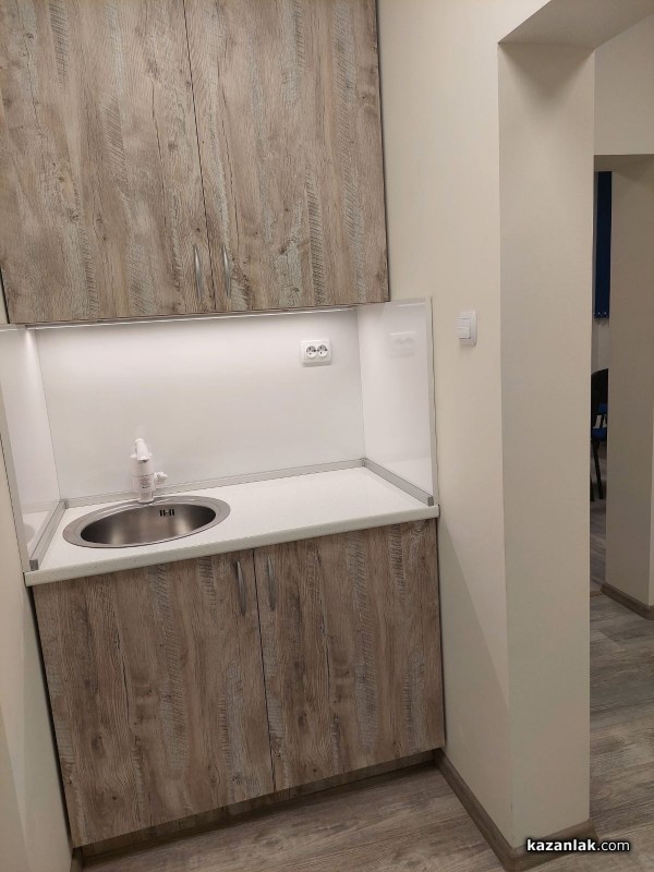 Поликлиниката вече с чисто нова и оборудвана конферентна зала