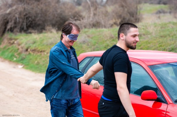 Абитуриенти от хуманитарната гимназия засадиха горичка и я кръстиха на класния си