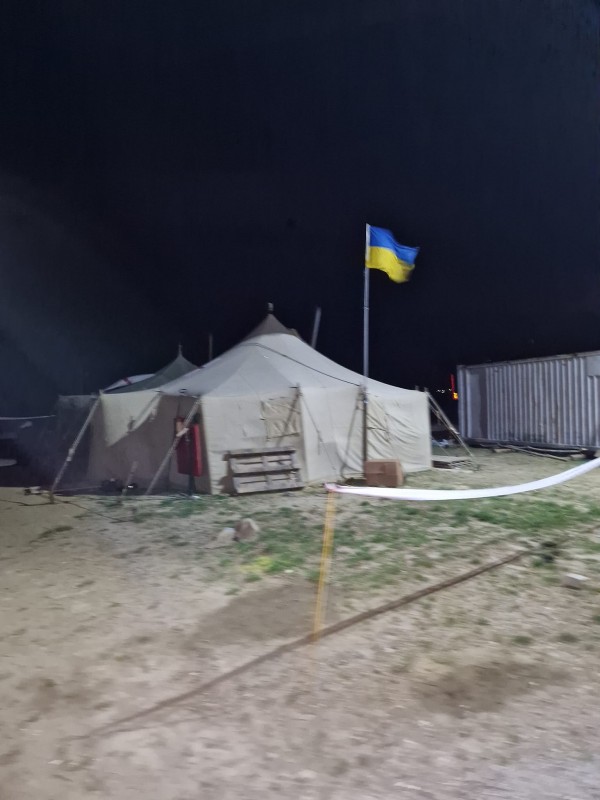 Казанлъчани доставиха над 350 кг храна за животните в Украйна