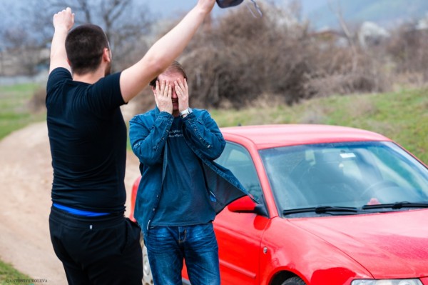 Абитуриенти от хуманитарната гимназия засадиха горичка и я кръстиха на класния си