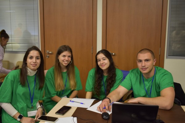 Зрелостници от ПГЛПТ грабнаха отличия за  „Най-добра бизнес идея“