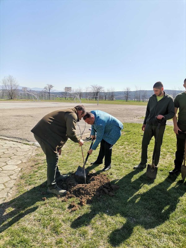 Павелбанци засаждат над 200 фиданки в Седмицата на гората