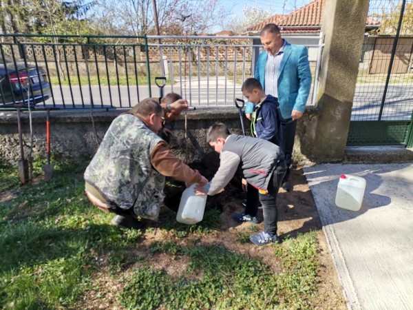 Павелбанци засаждат над 200 фиданки в Седмицата на гората