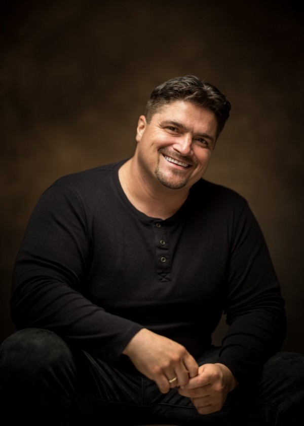 Георги Връбчев гостува в Казанлък с премиерата на сборника „Акорди“