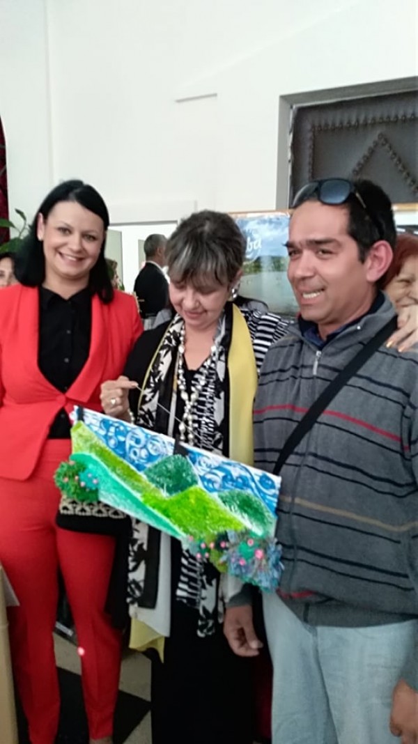 Децата и младежите от детските центрове изненадаха посланика на Куба