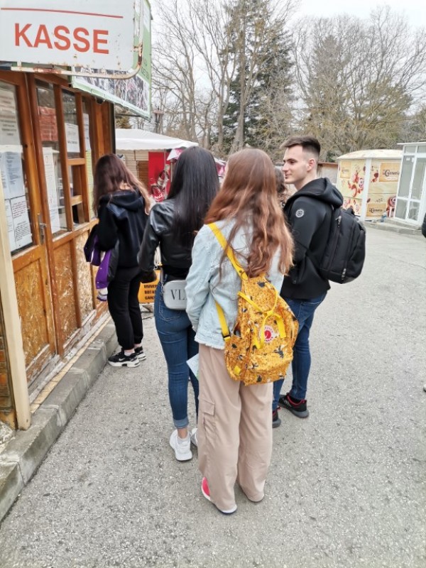 Двудневно приключение с образователна цел си спретнаха ученици от ПХГ “Св. Св. Кирил и Методий“