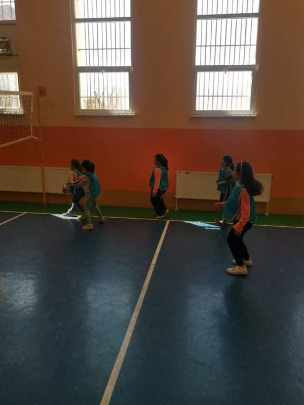 С хубавото време в ОУ“ Георги Кирков“ поставиха началото на спортните предизвикателства