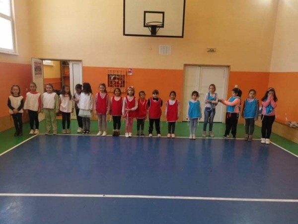 С хубавото време в ОУ“ Георги Кирков“ поставиха началото на спортните предизвикателства