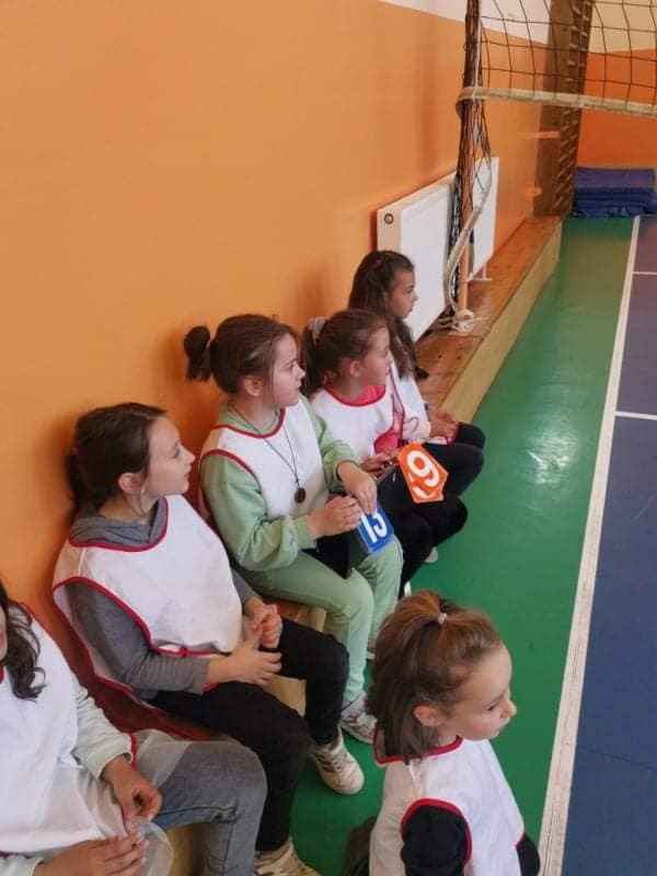 С хубавото време в ОУ“ Георги Кирков“ поставиха началото на спортните предизвикателства