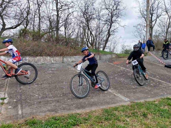 8 са медалистите от велосъстезанието на колодрума