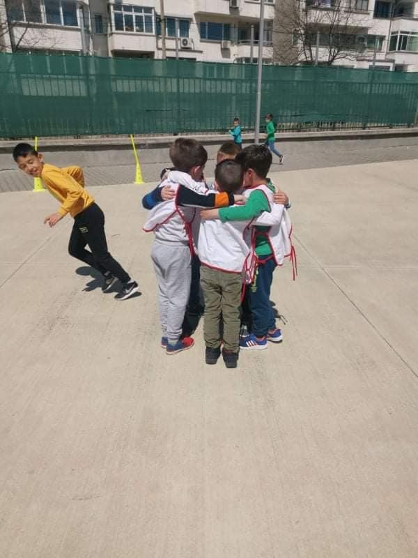 С хубавото време в ОУ“ Георги Кирков“ поставиха началото на спортните предизвикателства