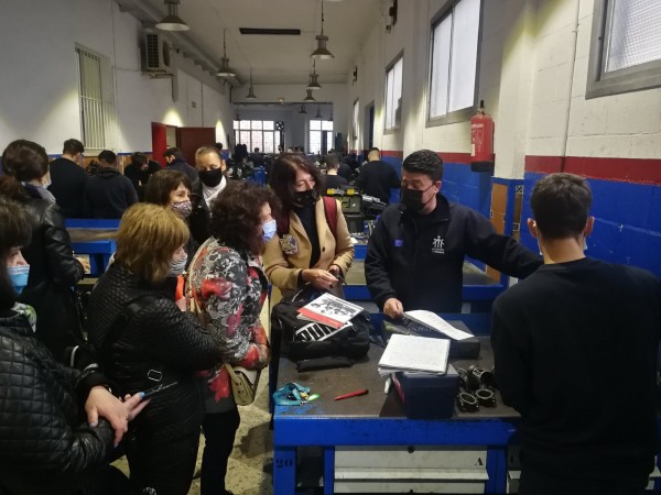 Eдна седмица обучение, наблюдение, забавление - ПГ “Иван Хаджиенов“ в Севиля