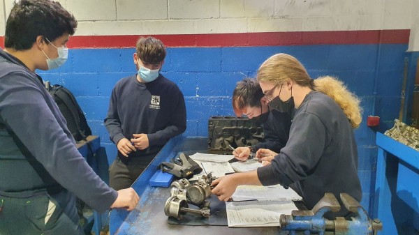 Eдна седмица обучение, наблюдение, забавление - ПГ “Иван Хаджиенов“ в Севиля