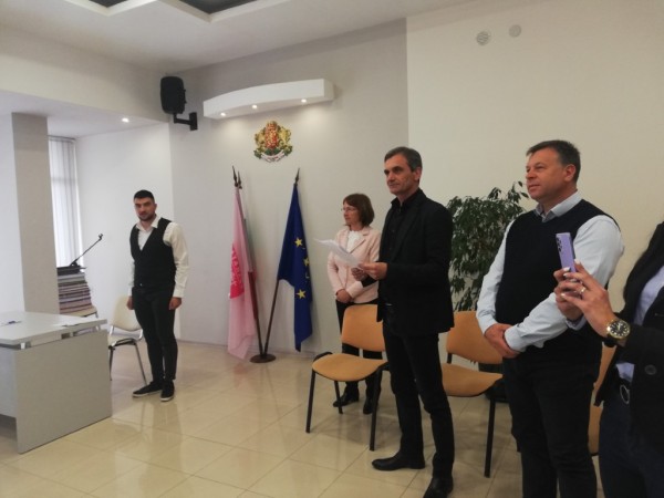 Първо заседание на новия Младежки общински съвет в Казанлък