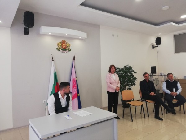 Първо заседание на новия Младежки общински съвет в Казанлък