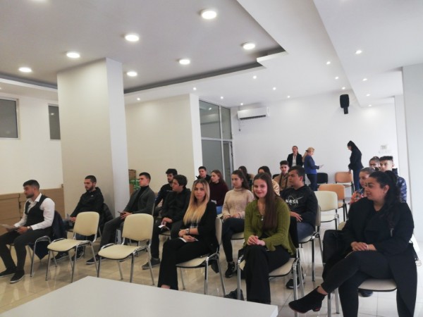 Първо заседание на новия Младежки общински съвет в Казанлък