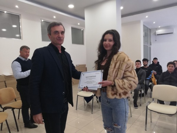 Първо заседание на новия Младежки общински съвет в Казанлък