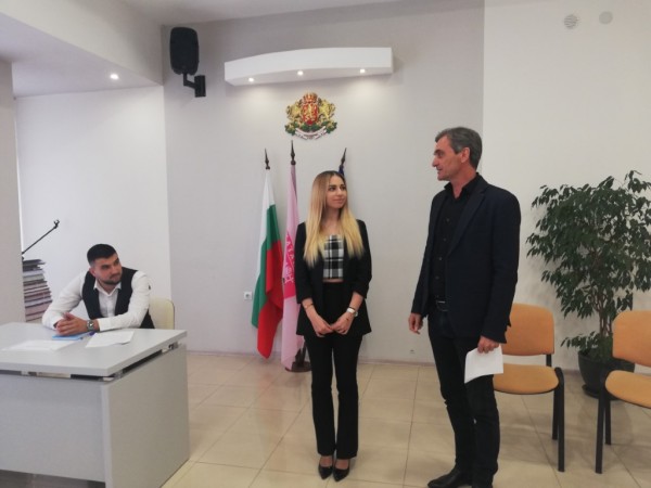 Първо заседание на новия Младежки общински съвет в Казанлък
