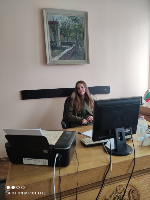 Ученици седнаха на кметския стол в Енина