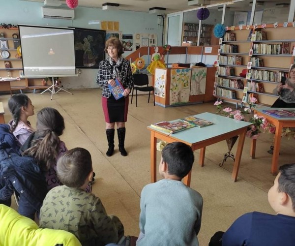 Актрисата Гергана Стоянова чете онлайн пред децата от НЧ “Пробуда-1869“-Мъглиж