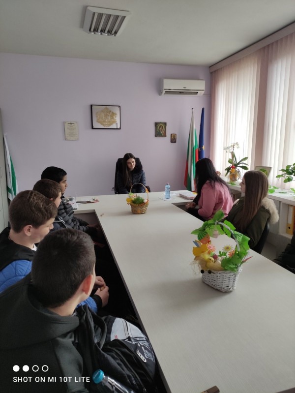 Ученици седнаха на кметския стол в Енина