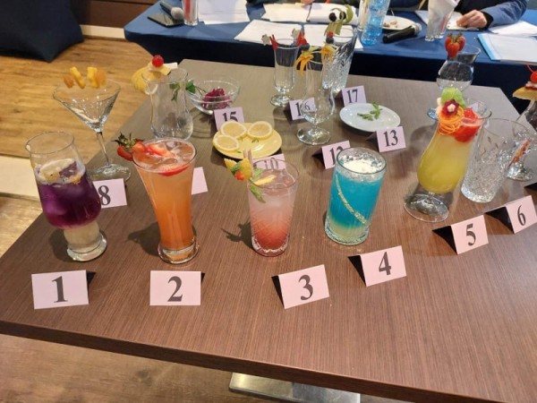 Ученици показаха майсторски умения в конкурси за най-добри бармани и хотелиери