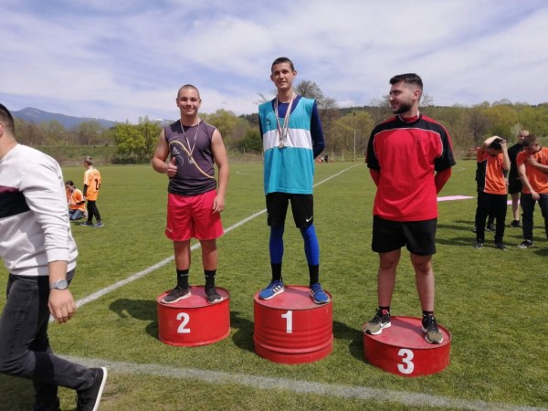 165 медала и 6 купи бяха връчени на най-добрите в Общинското първенство по лека атлетика