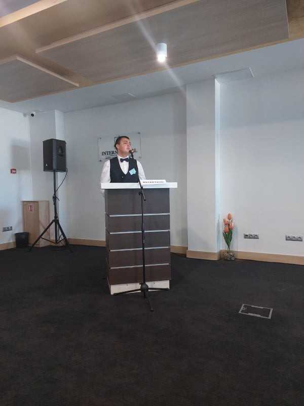 Ученици показаха майсторски умения в конкурси за най-добри бармани и хотелиери