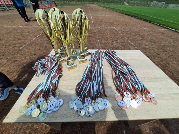 165 медала и 6 купи бяха връчени на най-добрите в Общинското първенство по лека атлетика