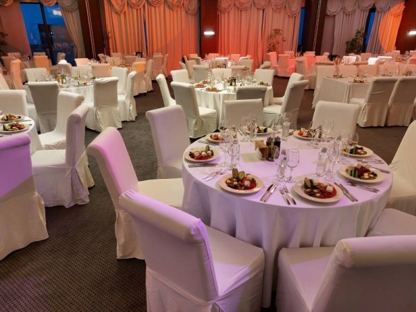 Ученици показаха майсторски умения в конкурси за най-добри бармани и хотелиери