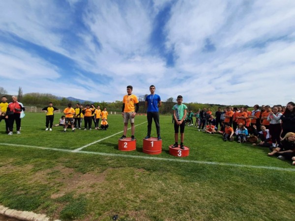 165 медала и 6 купи бяха връчени на най-добрите в Общинското първенство по лека атлетика