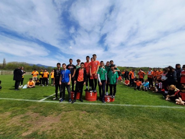 165 медала и 6 купи бяха връчени на най-добрите в Общинското първенство по лека атлетика