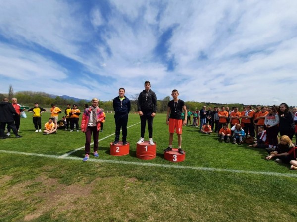 165 медала и 6 купи бяха връчени на най-добрите в Общинското първенство по лека атлетика