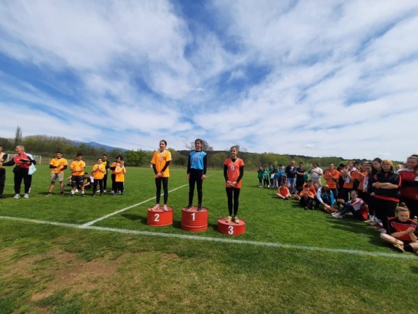 165 медала и 6 купи бяха връчени на най-добрите в Общинското първенство по лека атлетика