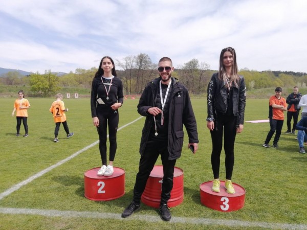 165 медала и 6 купи бяха връчени на най-добрите в Общинското първенство по лека атлетика