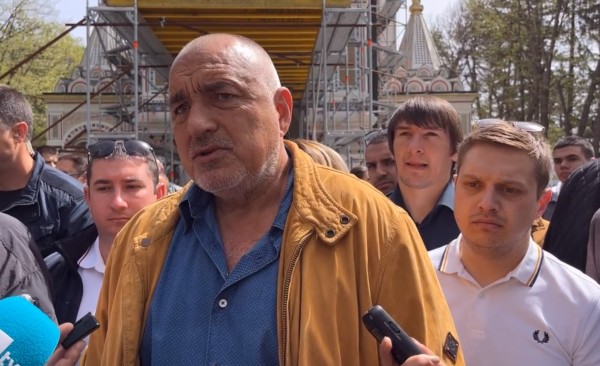 Бойко Борисов разгледа изцяло обновения манастирски комплекс в Шипка