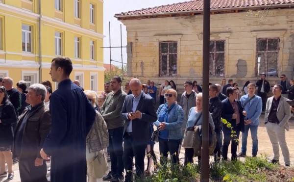 Бойко Борисов разгледа изцяло обновения манастирски комплекс в Шипка