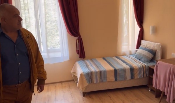 Бойко Борисов разгледа изцяло обновения манастирски комплекс в Шипка