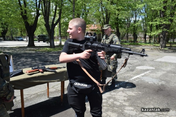 Ден на отворените врати във военното поделение на Казанлък