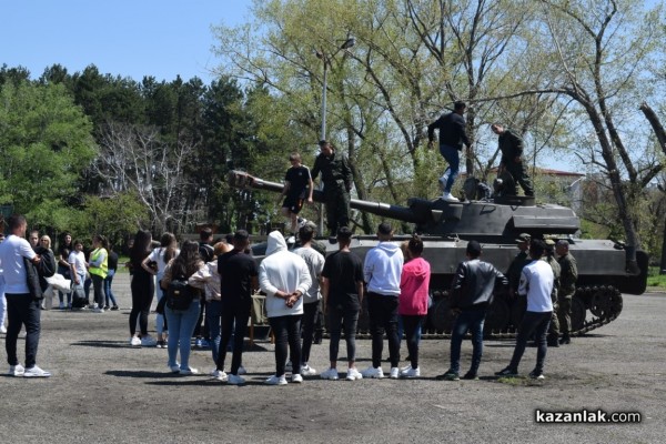 Ден на отворените врати във военното поделение на Казанлък