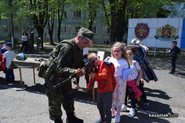 Ден на отворените врати във военното поделение на Казанлък