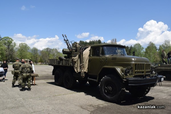 Ден на отворените врати във военното поделение на Казанлък