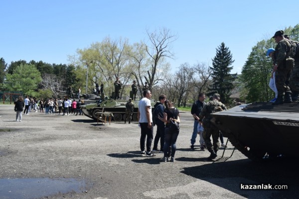 Ден на отворените врати във военното поделение на Казанлък