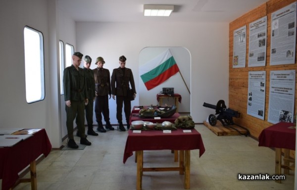 Демонстрации, бойна техника и войсково оборудване, показаха в казанлъшкото поделение