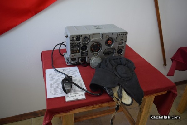 Демонстрации, бойна техника и войсково оборудване, показаха в казанлъшкото поделение