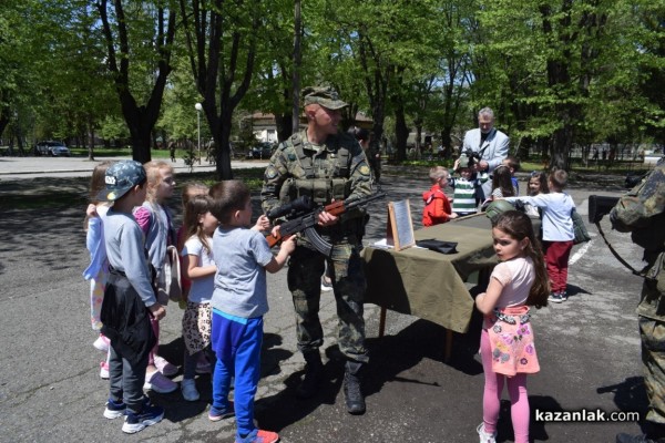 Ден на отворените врати във военното поделение на Казанлък