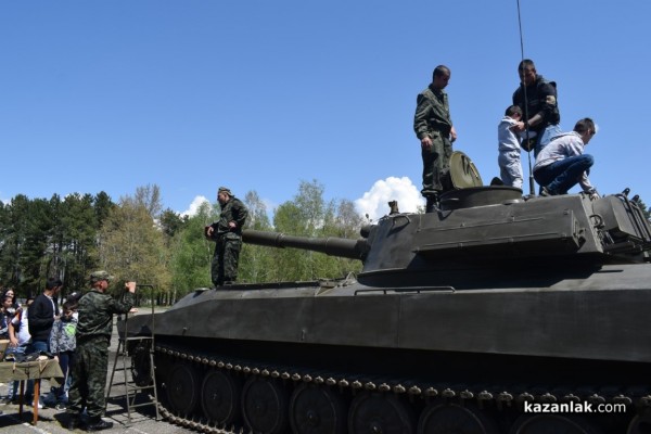 Ден на отворените врати във военното поделение на Казанлък